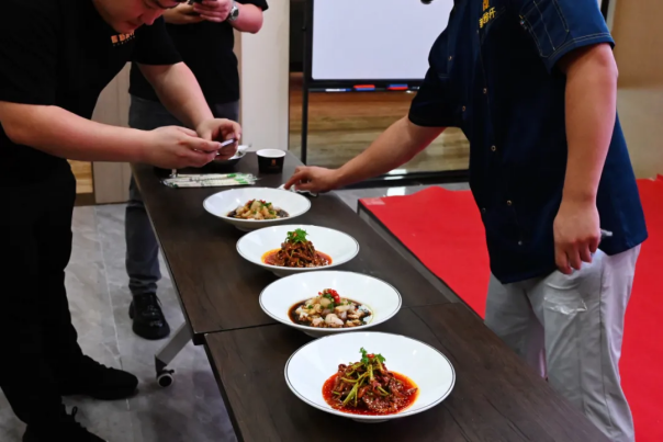 1721698697628032.png image.png